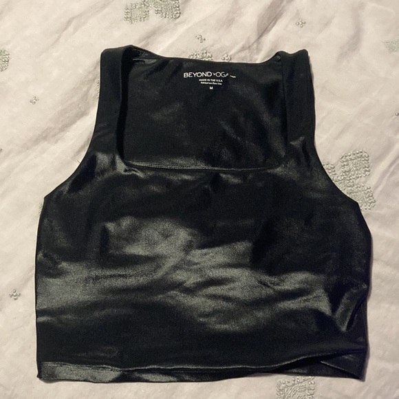 Beyond Yoga Tops - Beyond Yoga black shiny square neck crop top